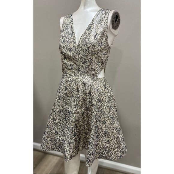 Alice + Olivia Cutout Metallic Jacquard Fit & Flare Mini Dress Black Size 2 $440 - Picture 6 of 11